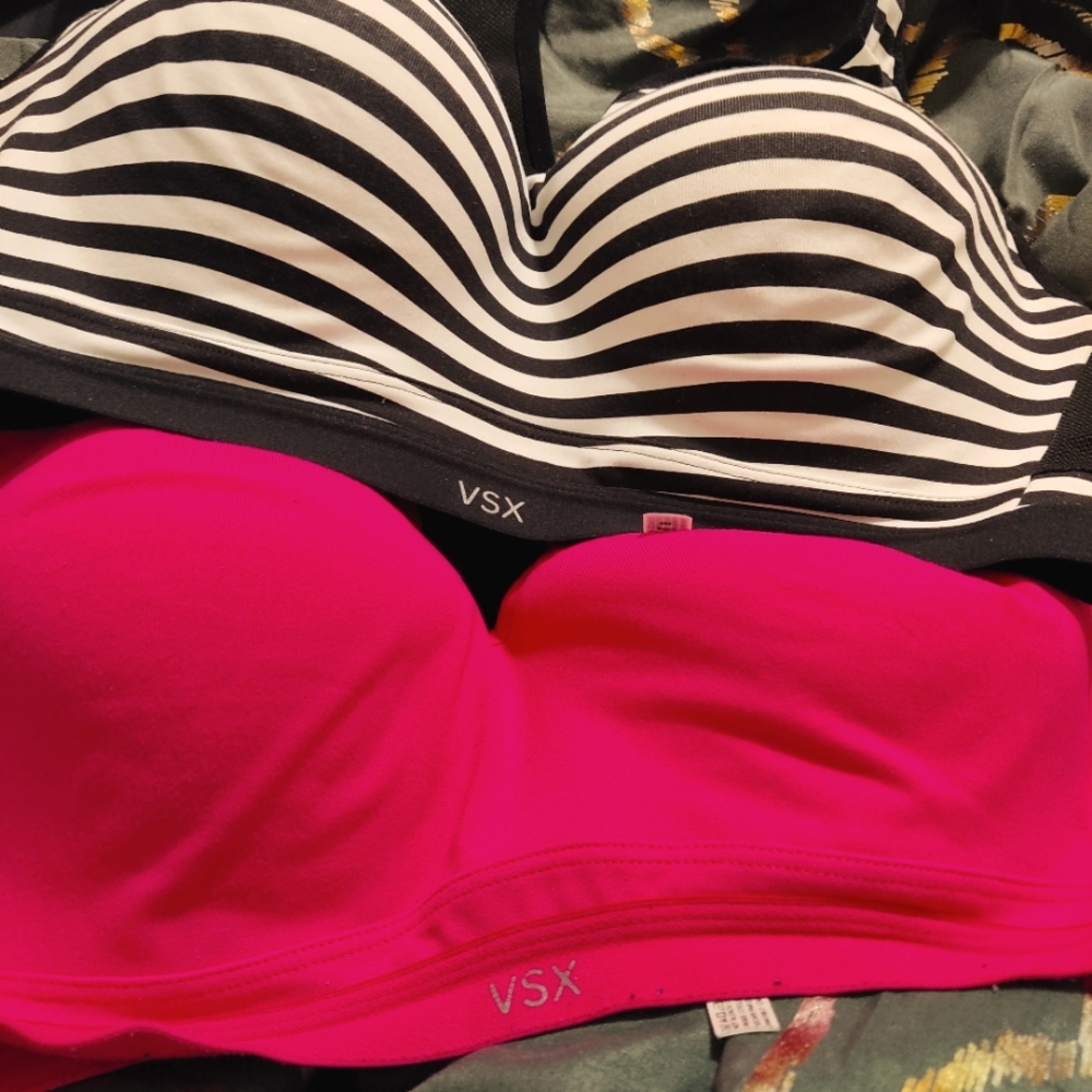 2 VS bras